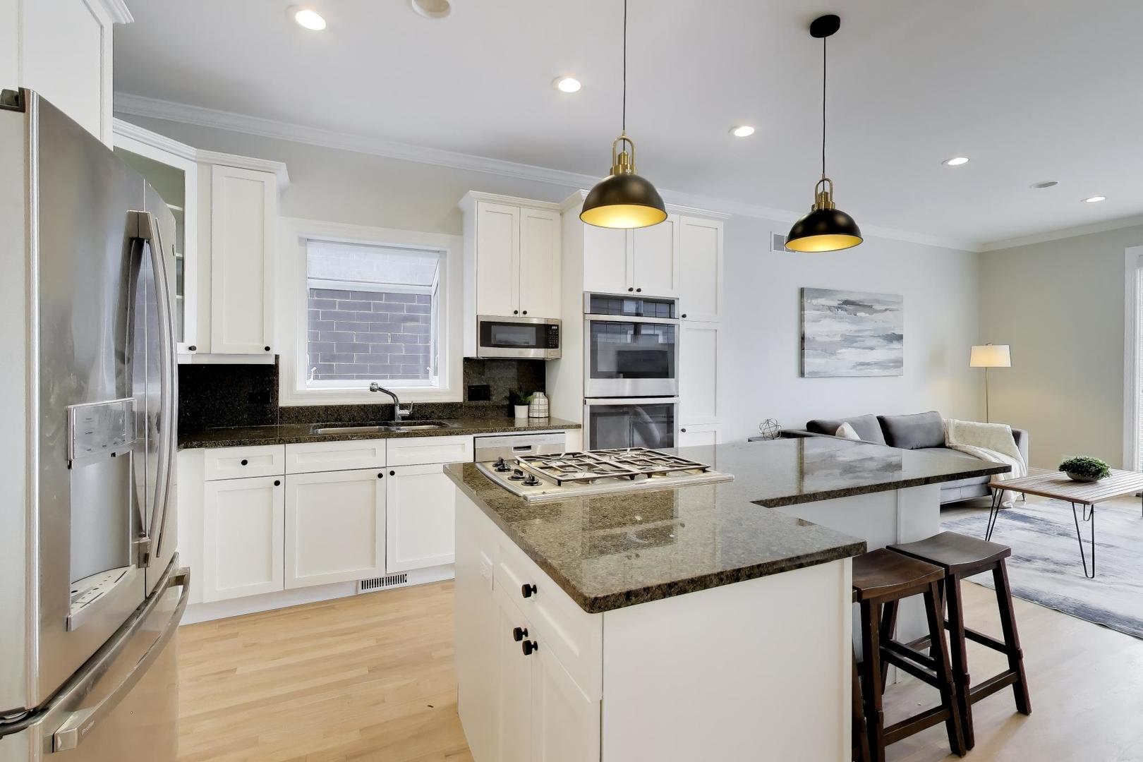 1919 West Fletcher Street Chicago, IL 60657 - Photo 11 of 54