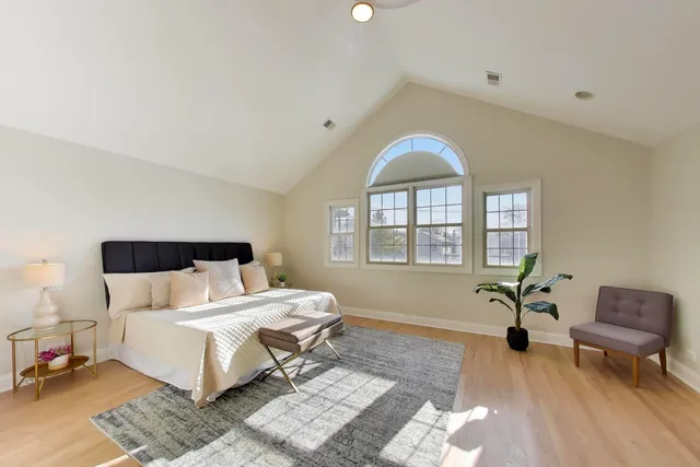 $1,350,000 | 1919 West Fletcher Street, Chicago, IL 60657