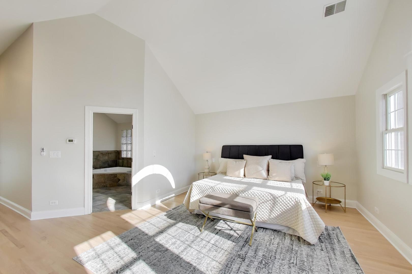 1919 West Fletcher Street Chicago, IL 60657 - Photo 20 of 54