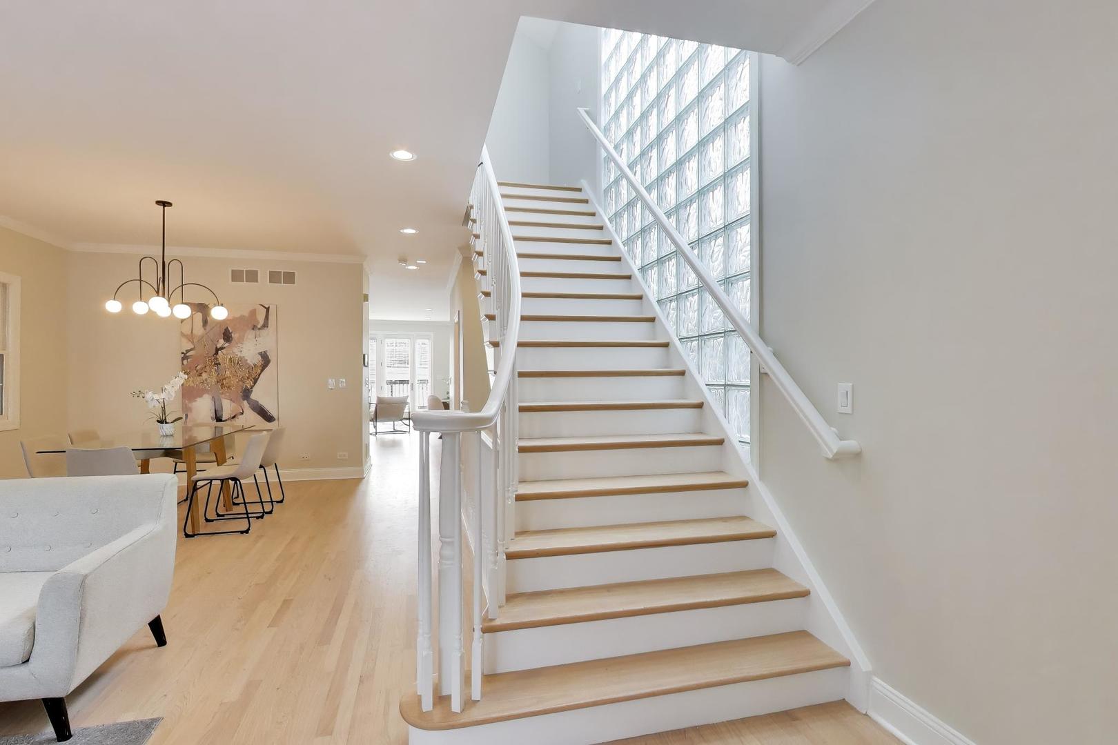 1919 West Fletcher Street Chicago, IL 60657 - Photo 2 of 54