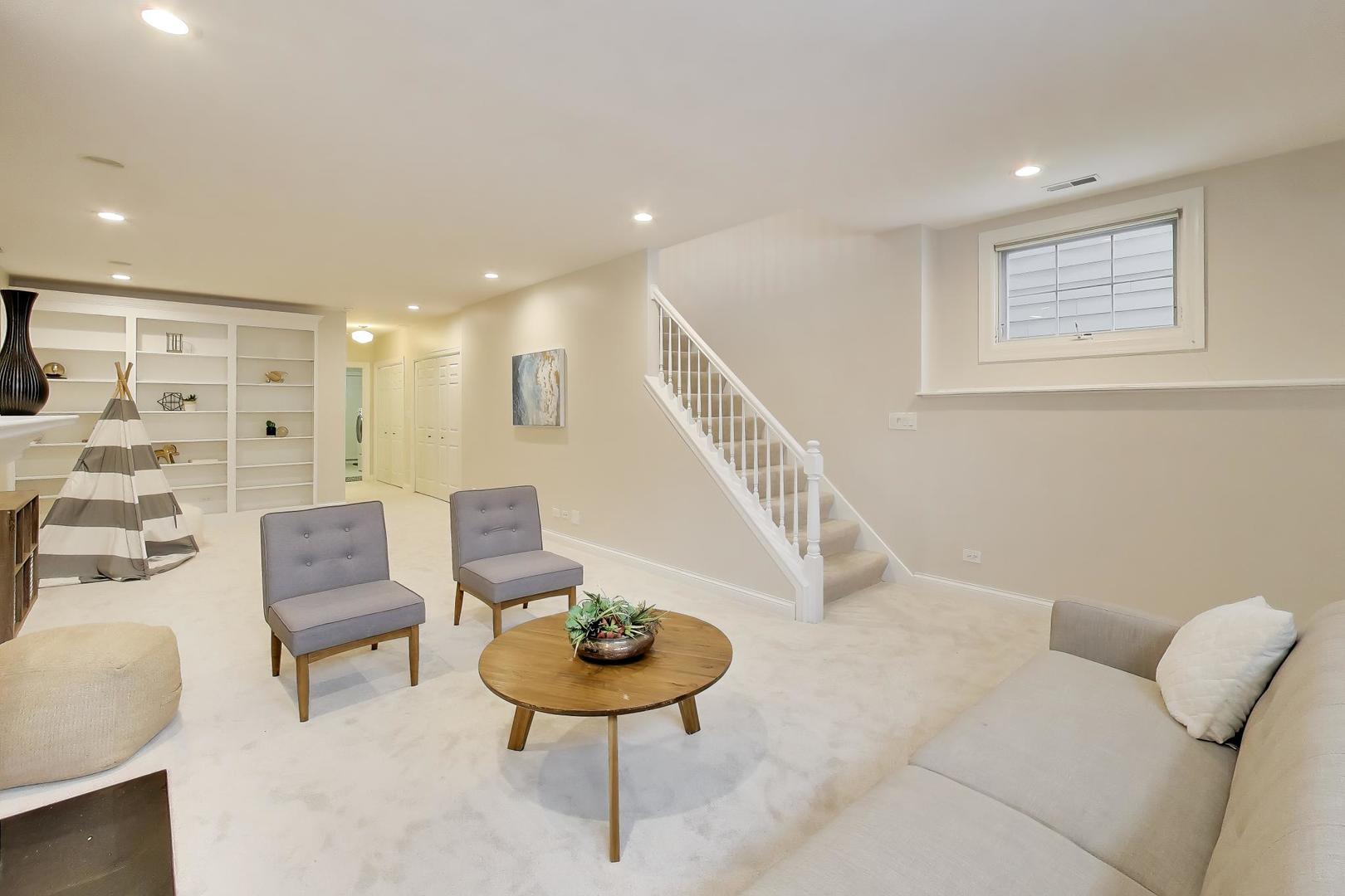 1919 West Fletcher Street Chicago, IL 60657 - Photo 31 of 54