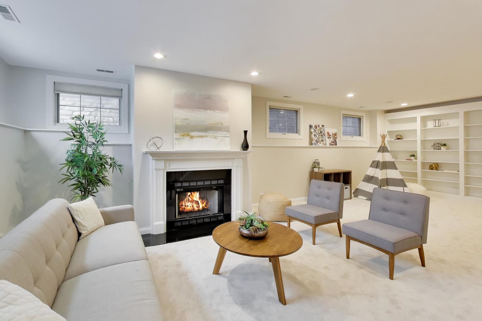 1919 West Fletcher Street Chicago, IL 60657 - Photo 32 of 54