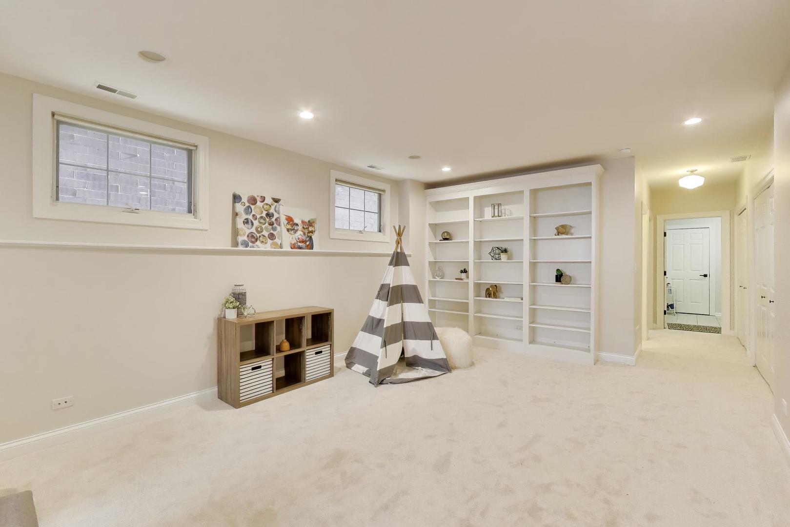 1919 West Fletcher Street Chicago, IL 60657 - Photo 34 of 54