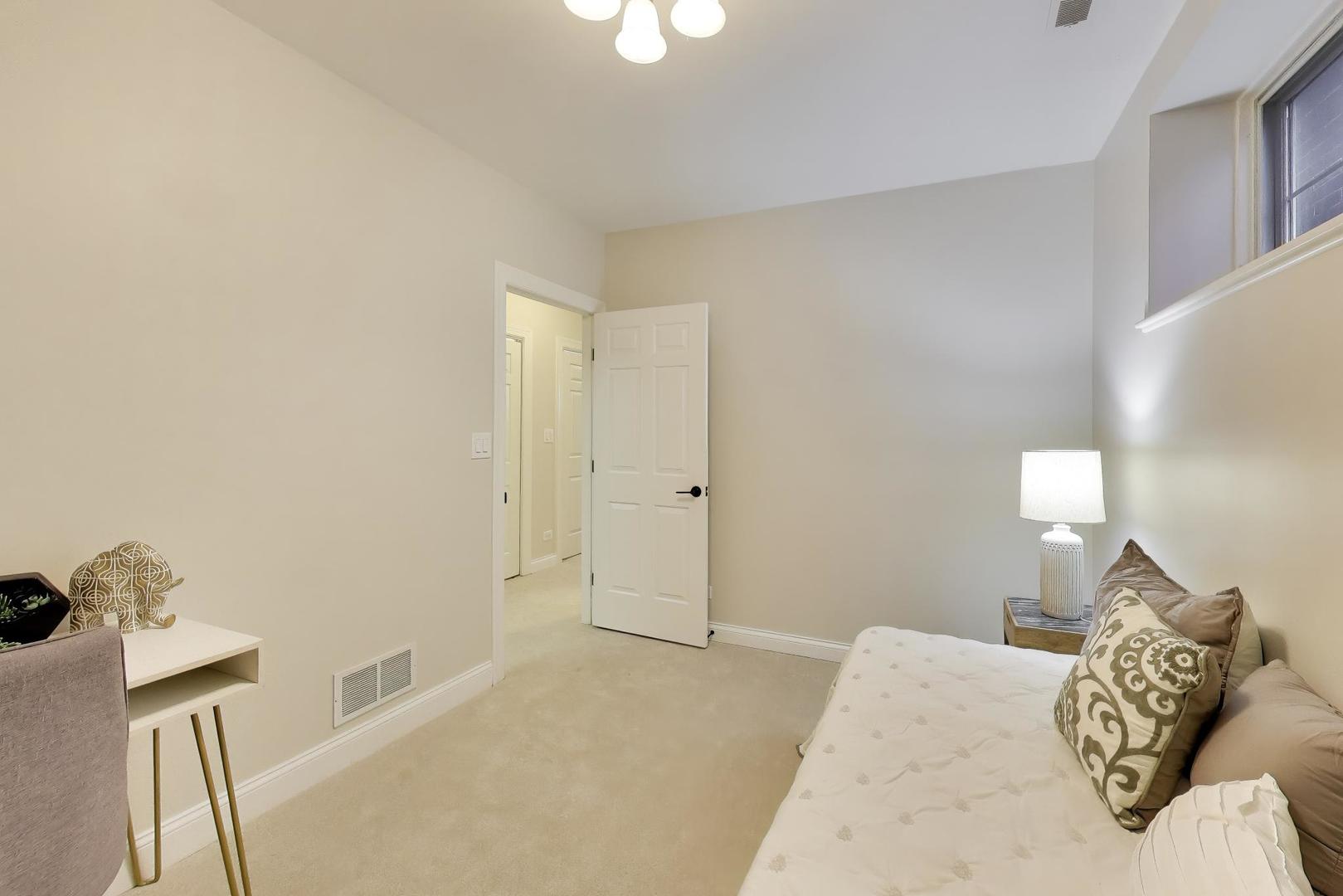 1919 West Fletcher Street Chicago, IL 60657 - Photo 36 of 54