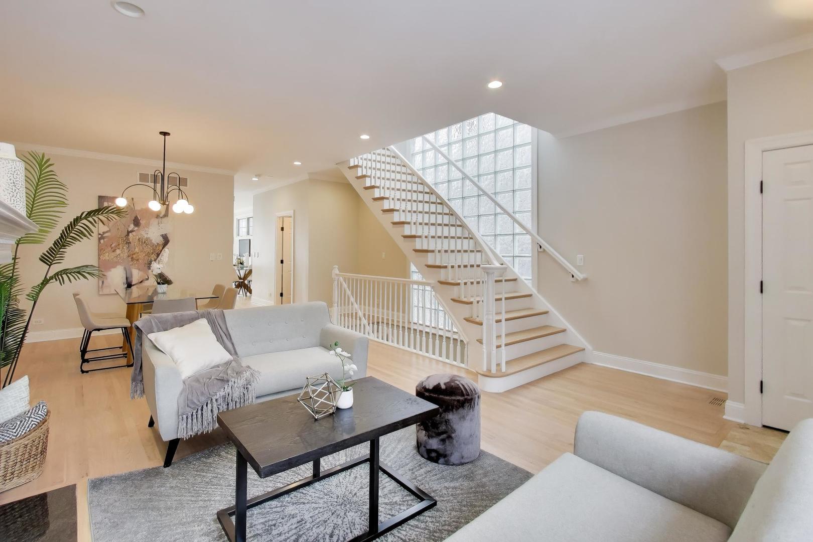 1919 West Fletcher Street Chicago, IL 60657 - Photo 4 of 54