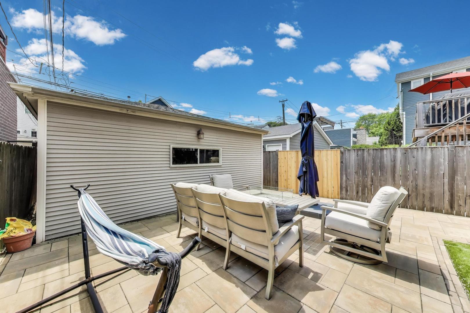 1919 West Fletcher Street Chicago, IL 60657 - Photo 47 of 54