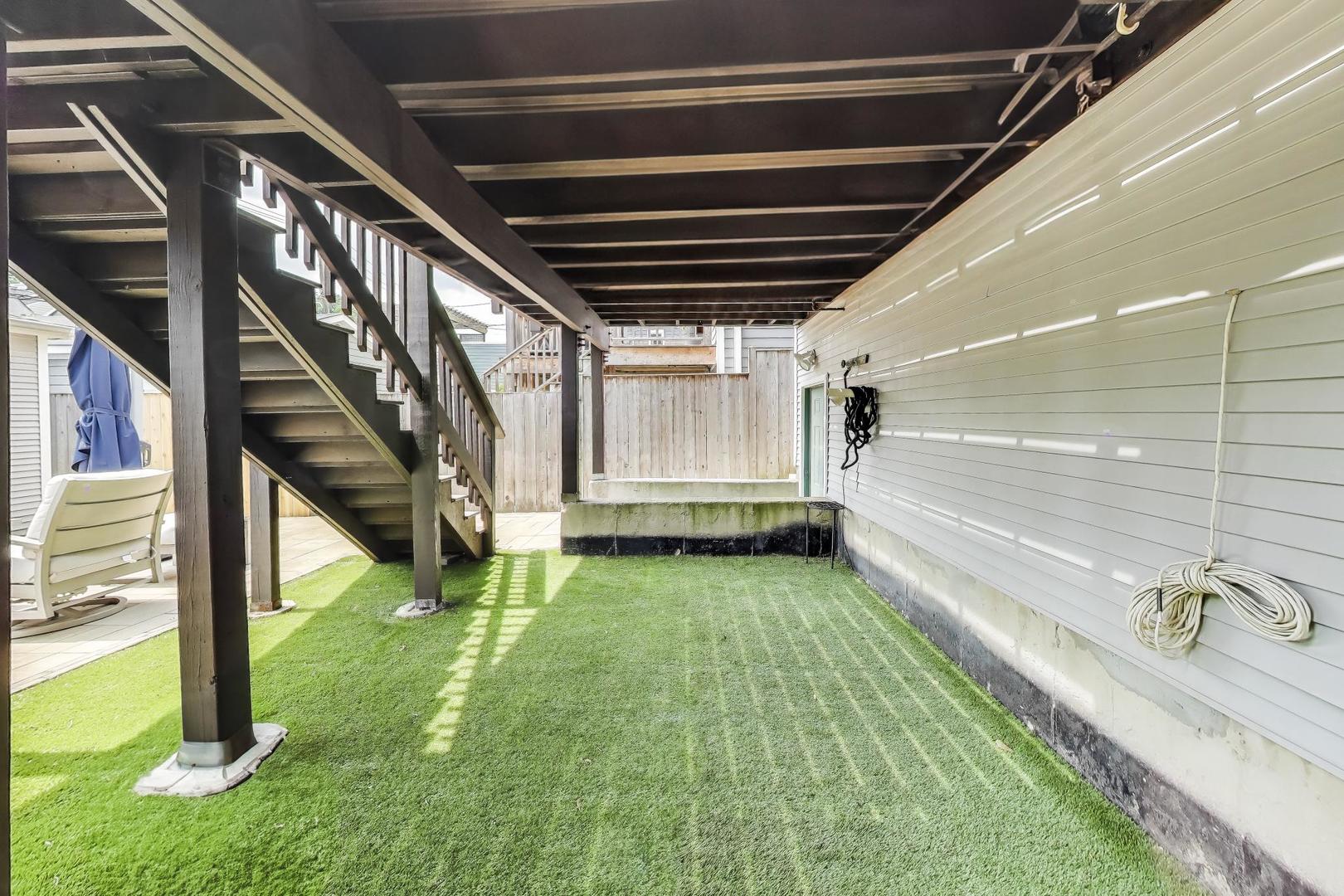 1919 West Fletcher Street Chicago, IL 60657 - Photo 48 of 54