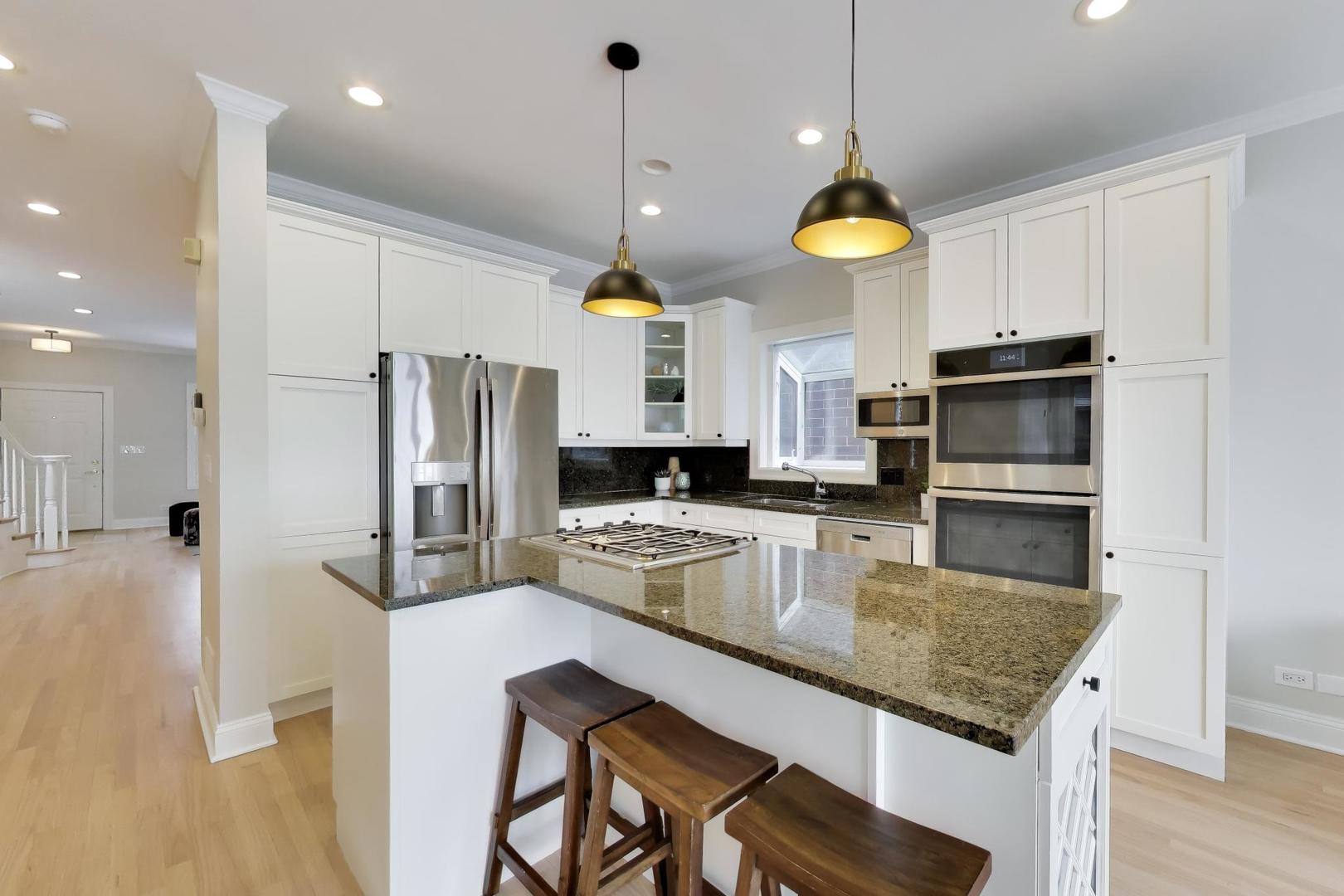 1919 West Fletcher Street Chicago, IL 60657 - Photo 9 of 54