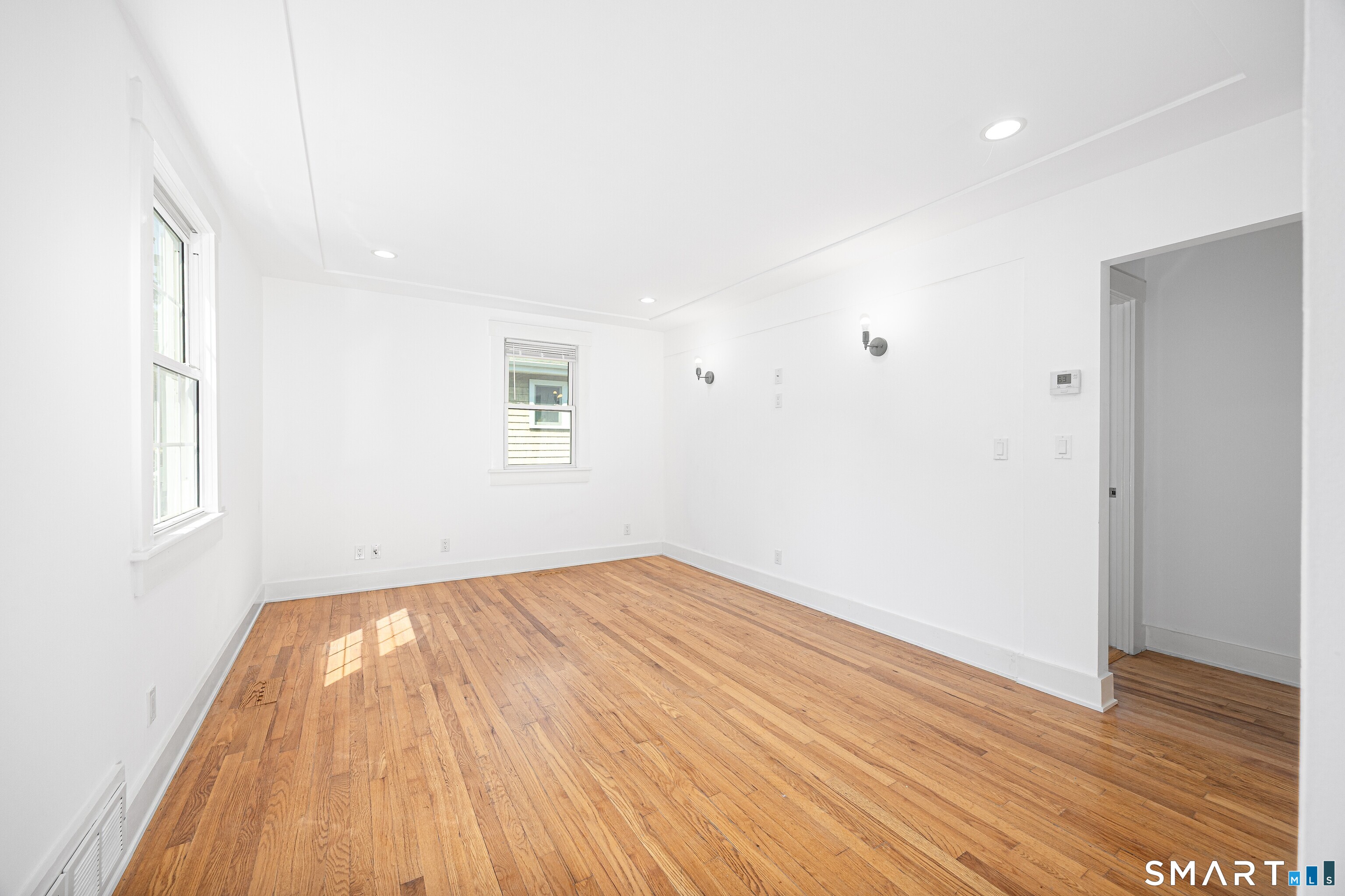 18 Cook Road Stamford, CT 06902 - Photo 7 of 36