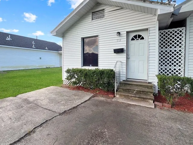 $179,000 | 910 8th Avenue, Lake Charles, LA 70601
