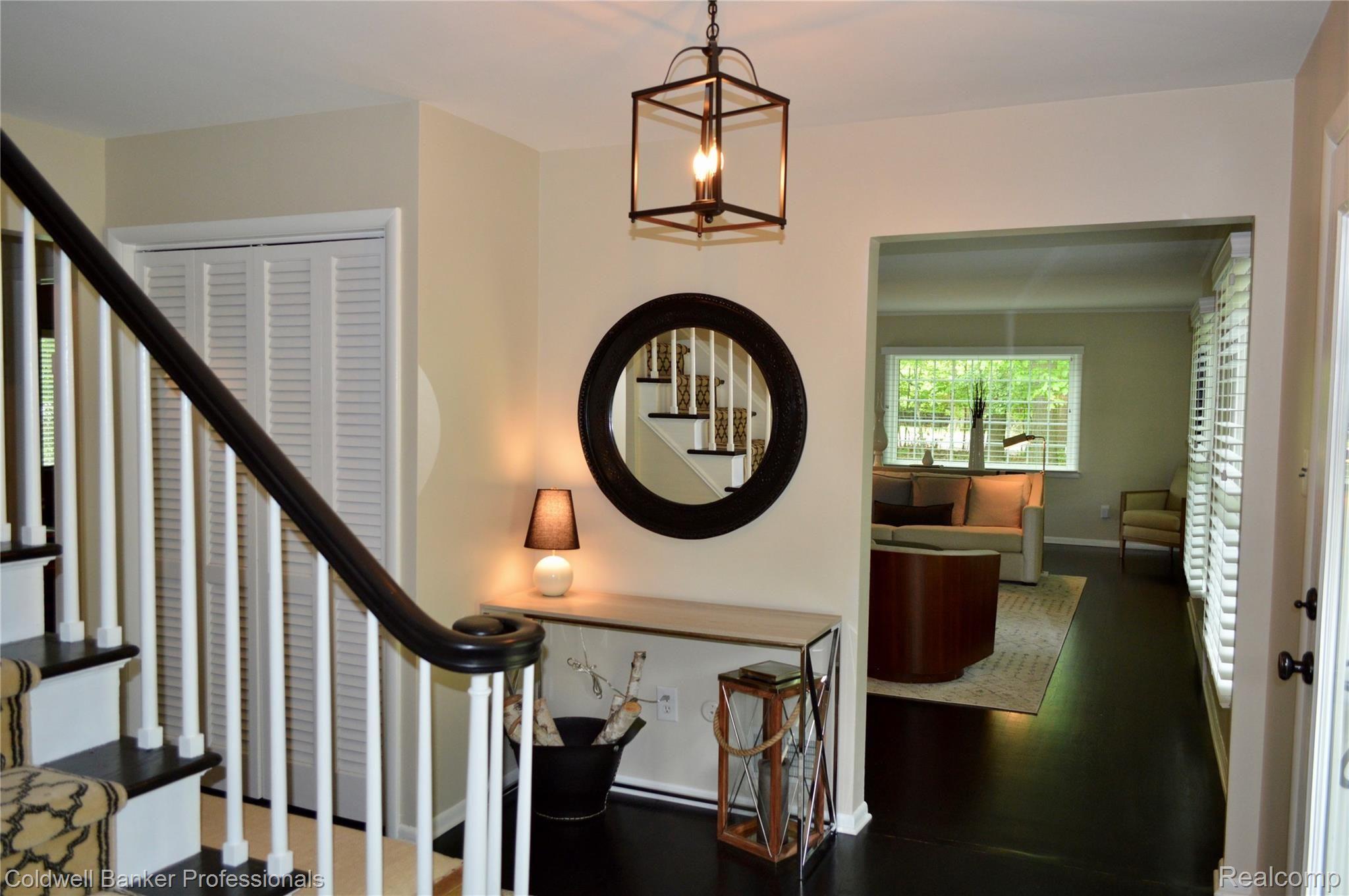 34501 Quaker Valley Road Farmington, MI 48331 - Photo 15 of 43 fullsizeoutput_7f7e.jpeg