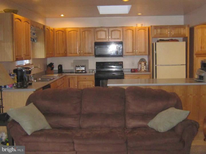44 Tinder Road Levittown, PA 19056 - Photo 6 of 12 Family Room