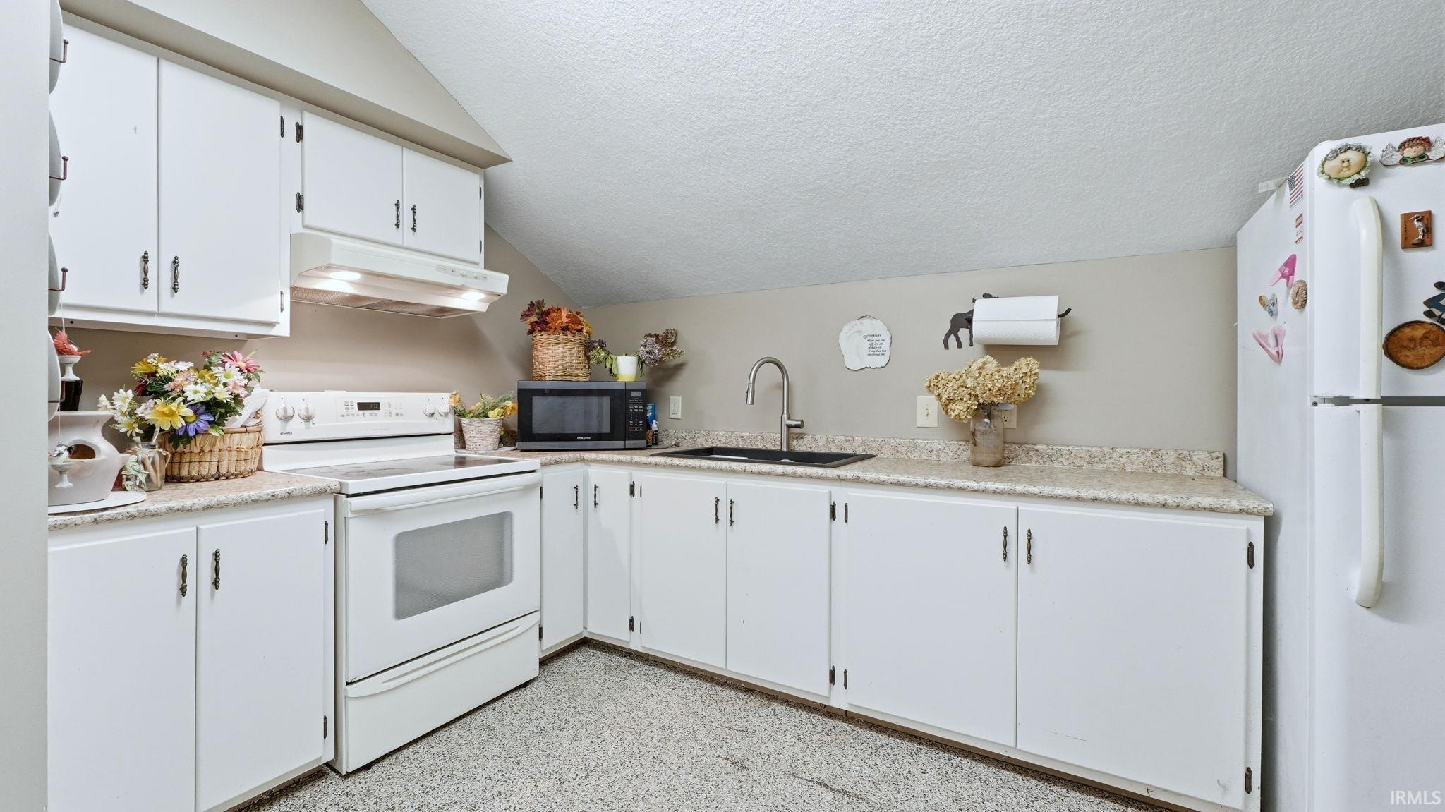 21918 Campbell Road Spencerville, IN 46788 - Photo 9 of 29