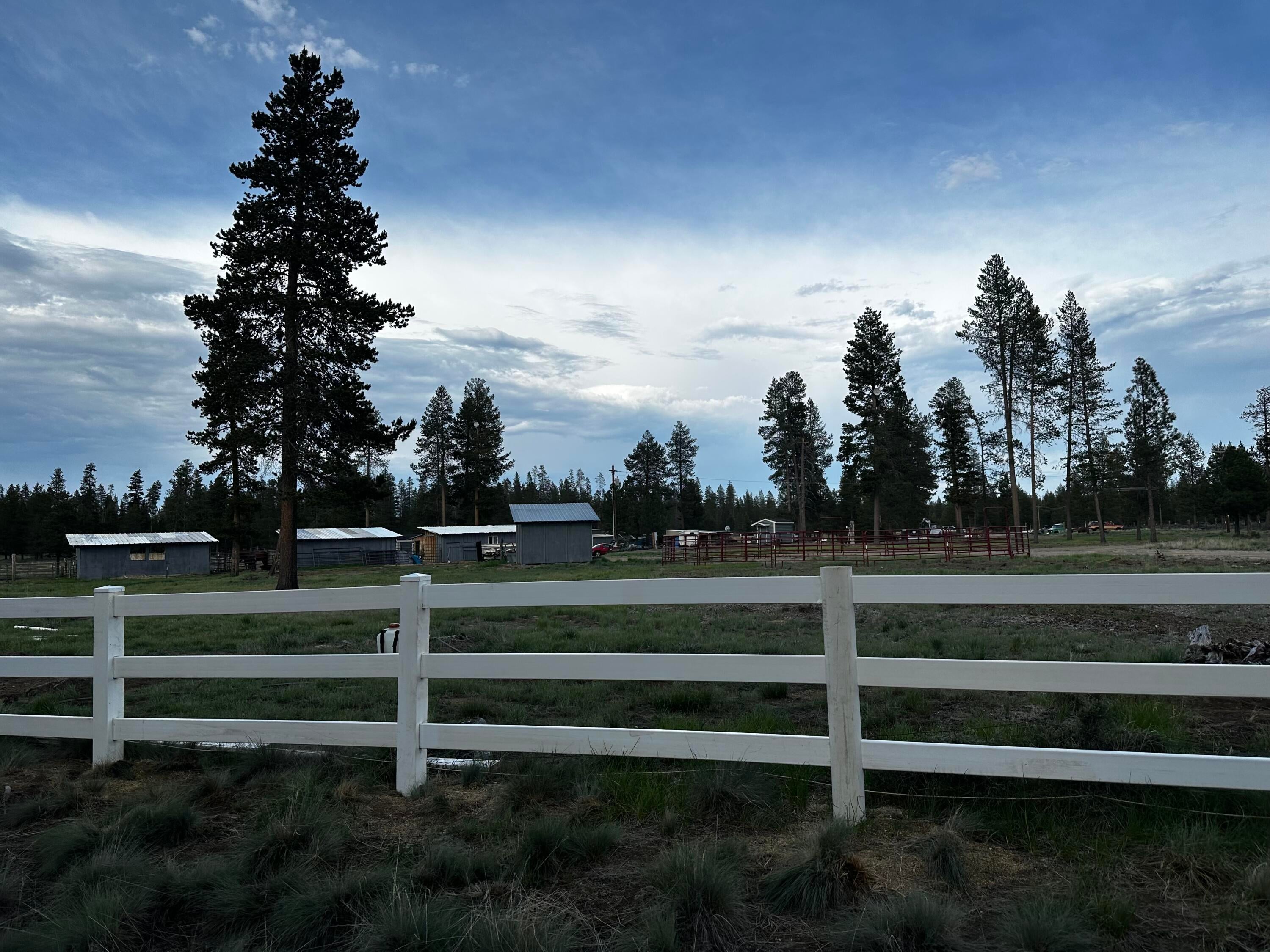 9241 Split Rail Road La Pine, OR 97739 - Photo 1 of 57 Street View