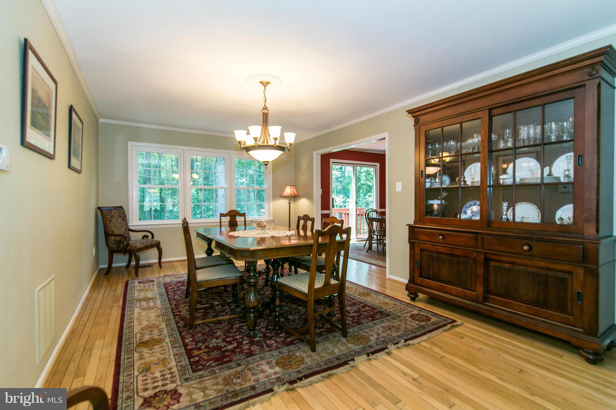 11733 Quay Road Oakton, VA 22124 - Photo 16 of 30 Living Room