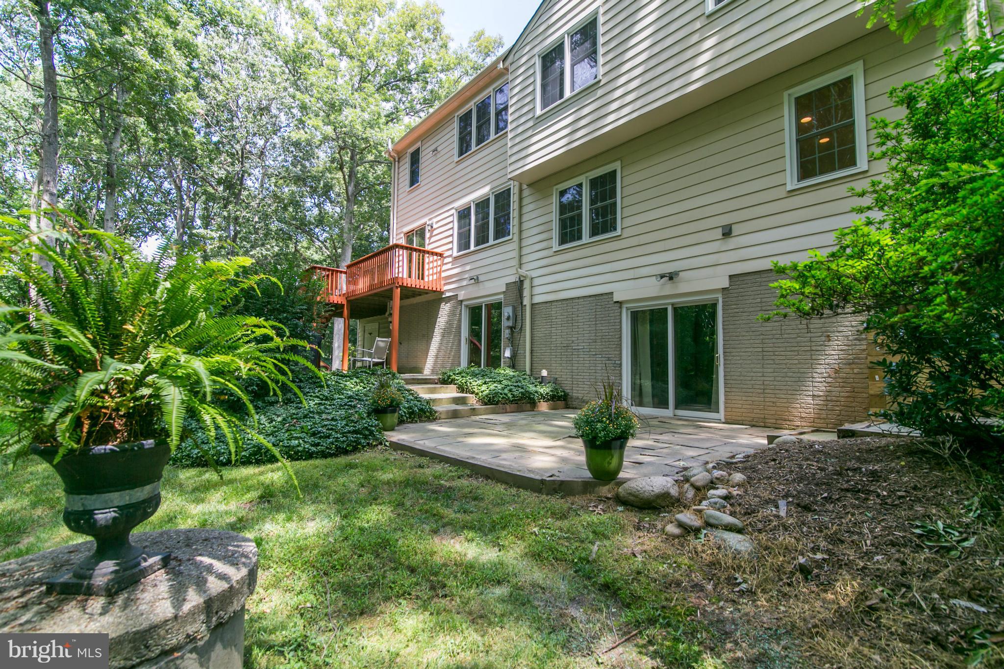 11733 Quay Road Oakton, VA 22124 - Photo 6 of 30 Exterior (Rear)
