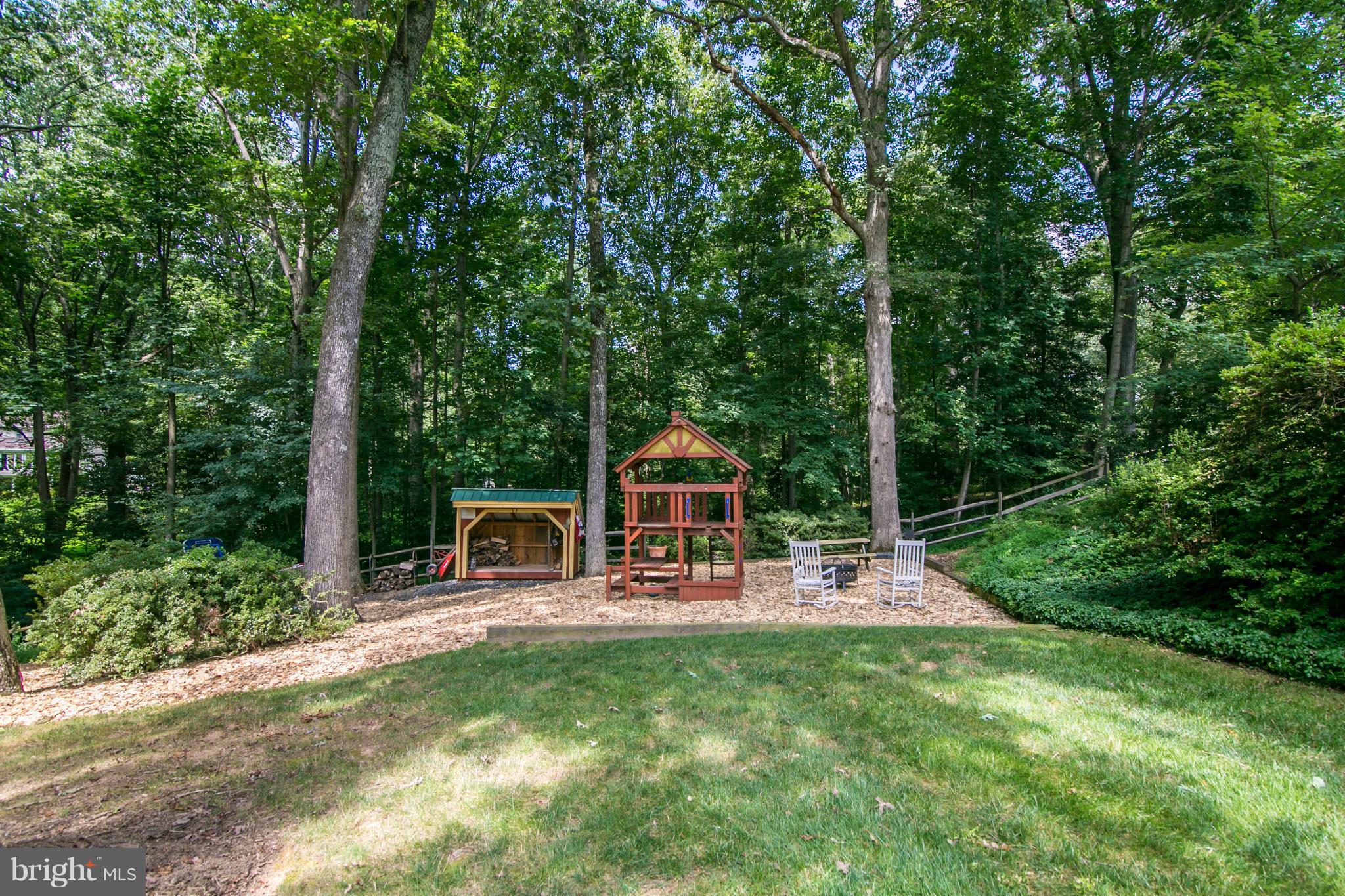 11733 Quay Road Oakton, VA 22124 - Photo 10 of 30 Exterior (Rear)