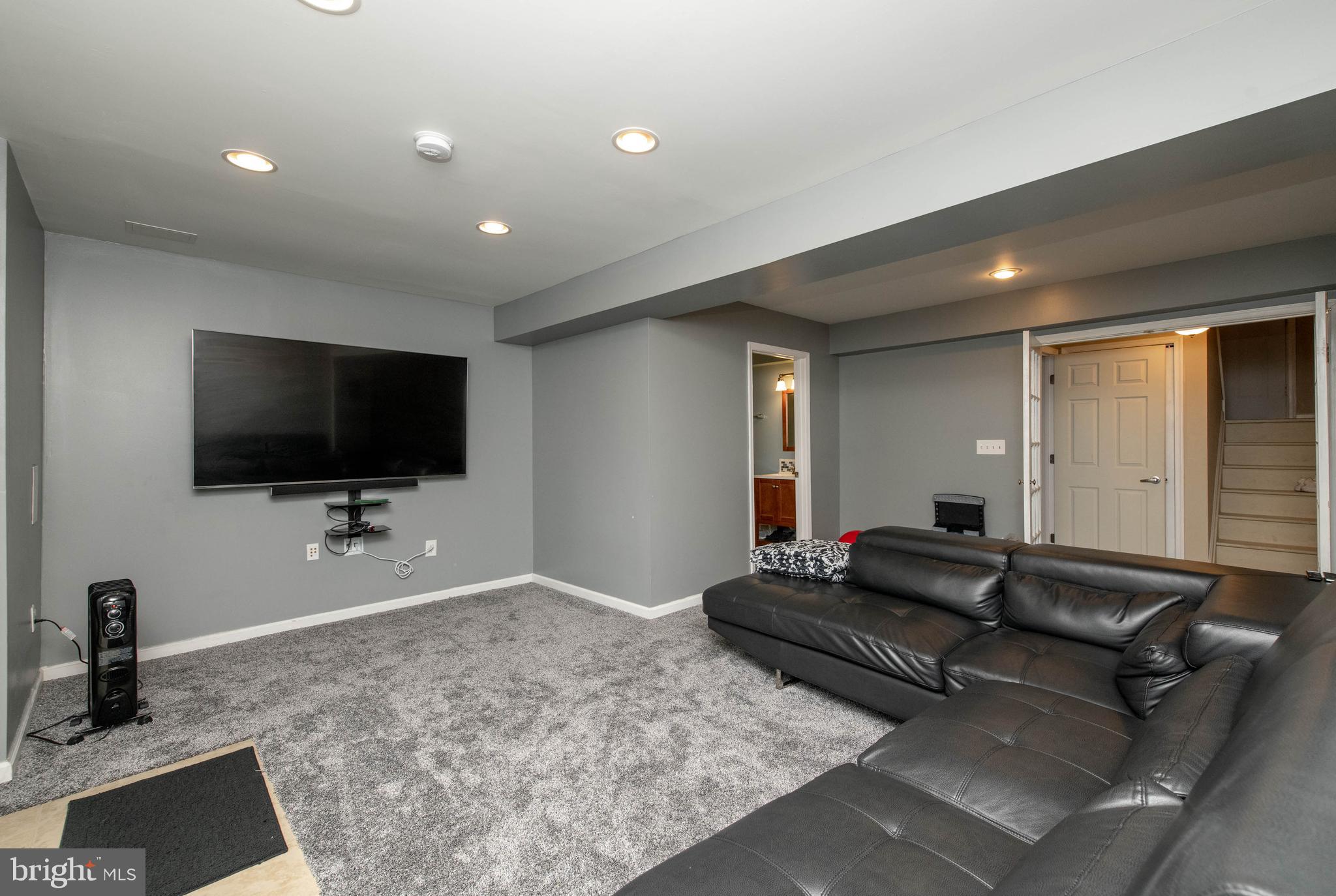 3 Talister Court Rosedale, MD 21237 - Photo 4 of 29 Gallery Image 4