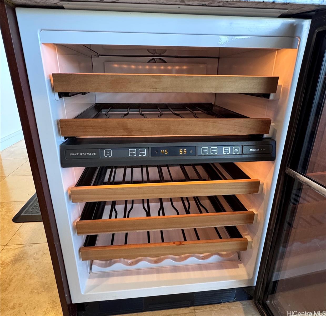 223 Saratoga Road, Unit 2601 Honolulu, HI 96815 - Photo 12 of 23 a view of rack on the door