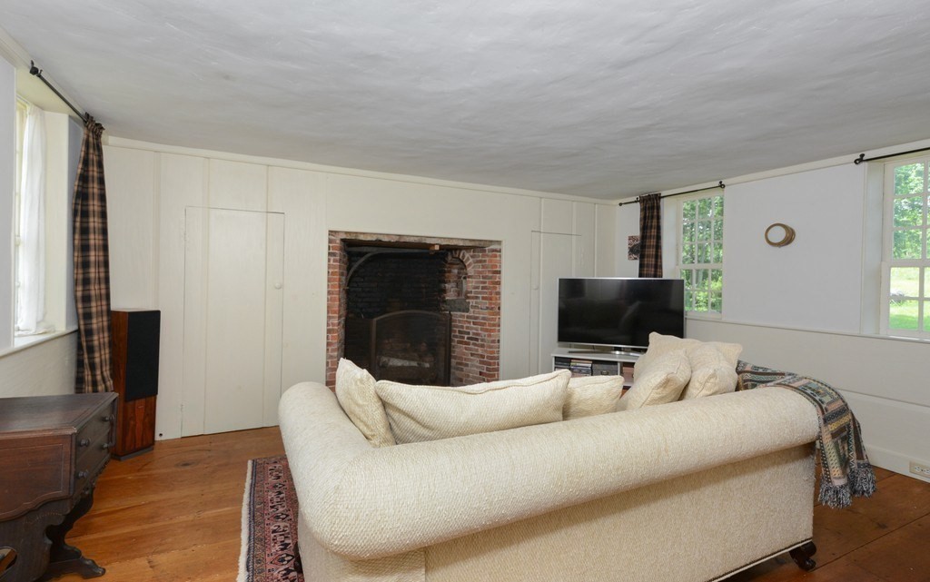 138 Hardwick Road New Braintree, MA 01531 - Photo 18 of 33 Gallery Image 18