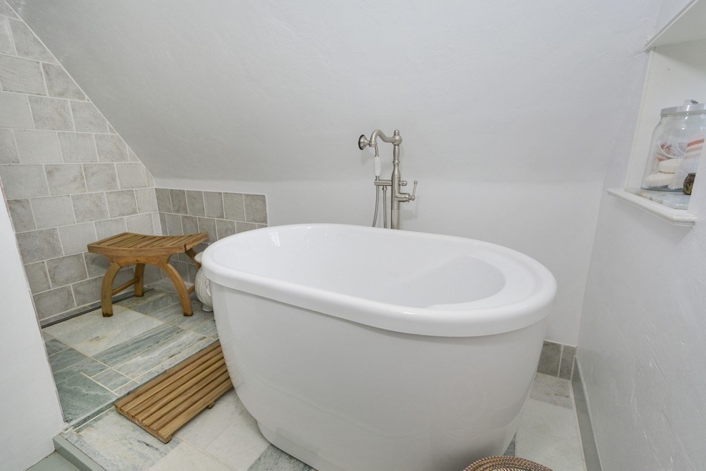 138 Hardwick Road New Braintree, MA 01531 - Photo 27 of 33 Gallery Image 27