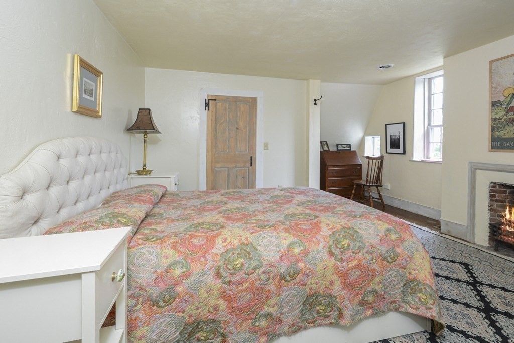 138 Hardwick Road New Braintree, MA 01531 - Photo 28 of 33 Gallery Image 28