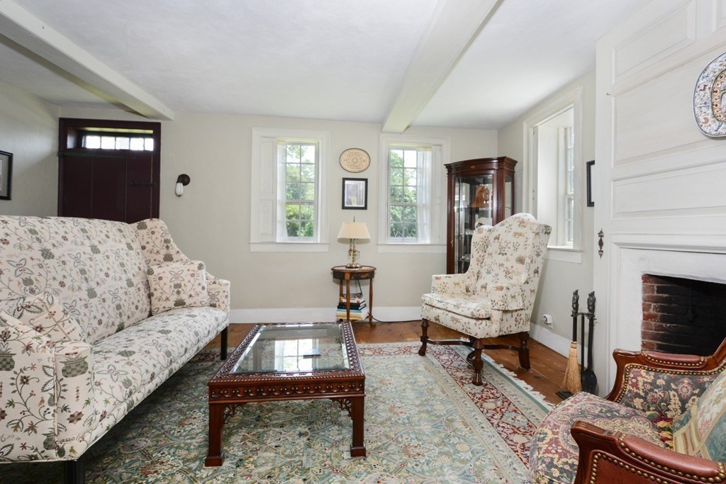 138 Hardwick Road New Braintree, MA 01531 - Photo 5 of 33 Gallery Image 5