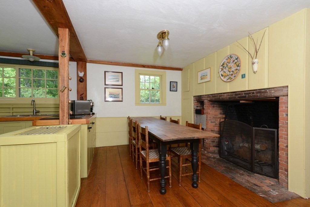 138 Hardwick Road New Braintree, MA 01531 - Photo 8 of 33 Gallery Image 8