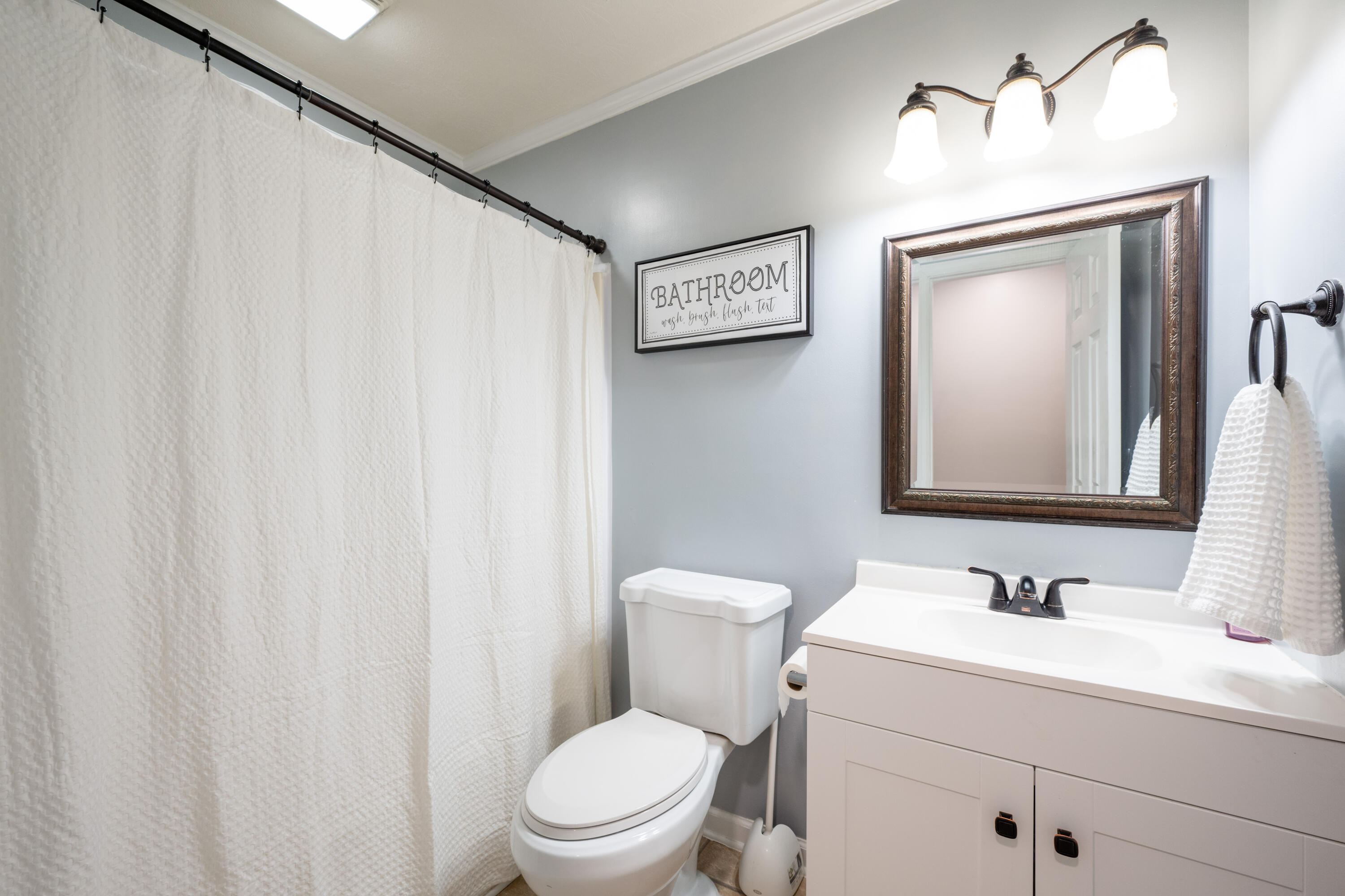 5749 Riley Road Ooltewah, TN 37363 - Photo 14 of 29 2nd bath