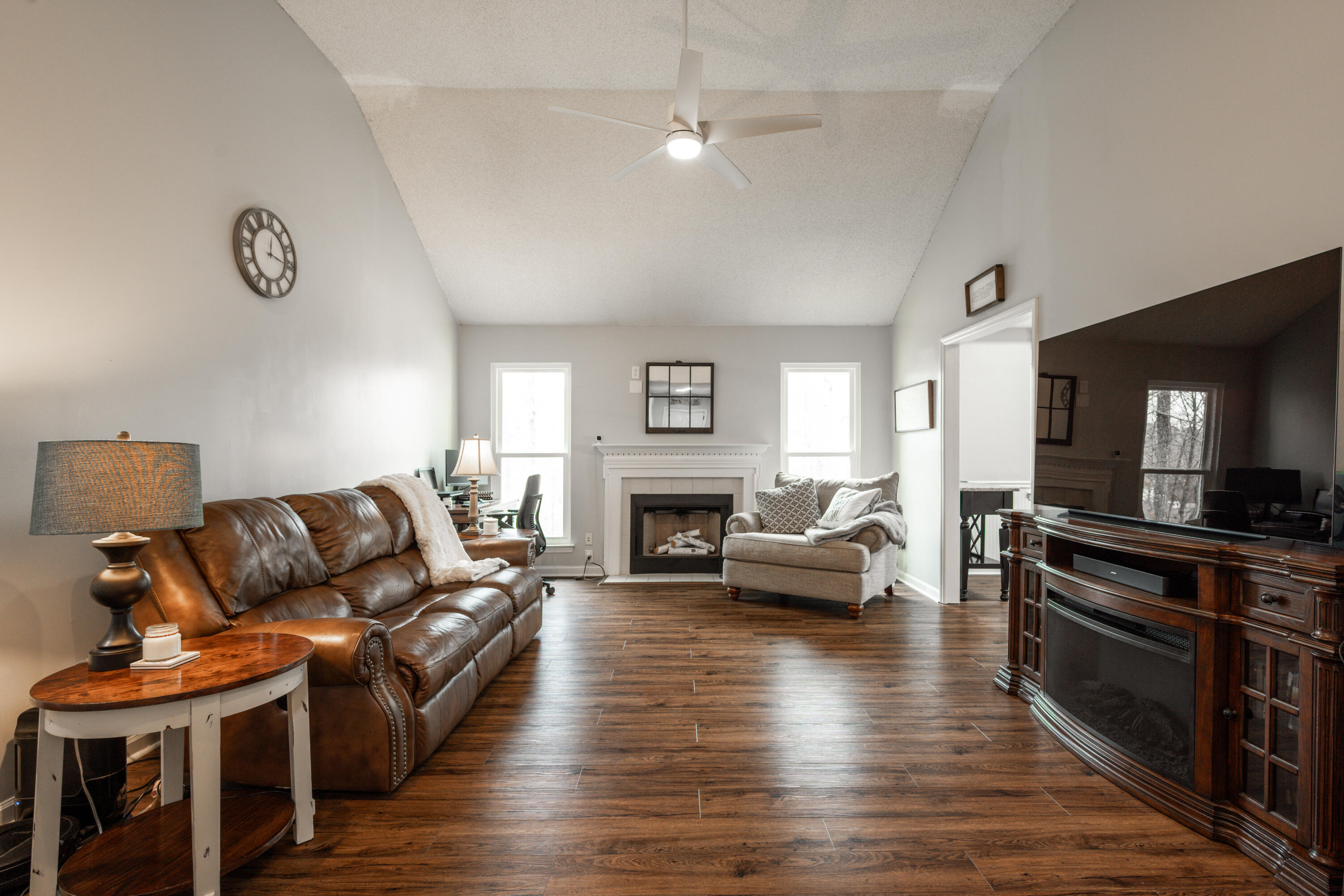 5749 Riley Road Ooltewah, TN 37363 - Photo 2 of 29 living room