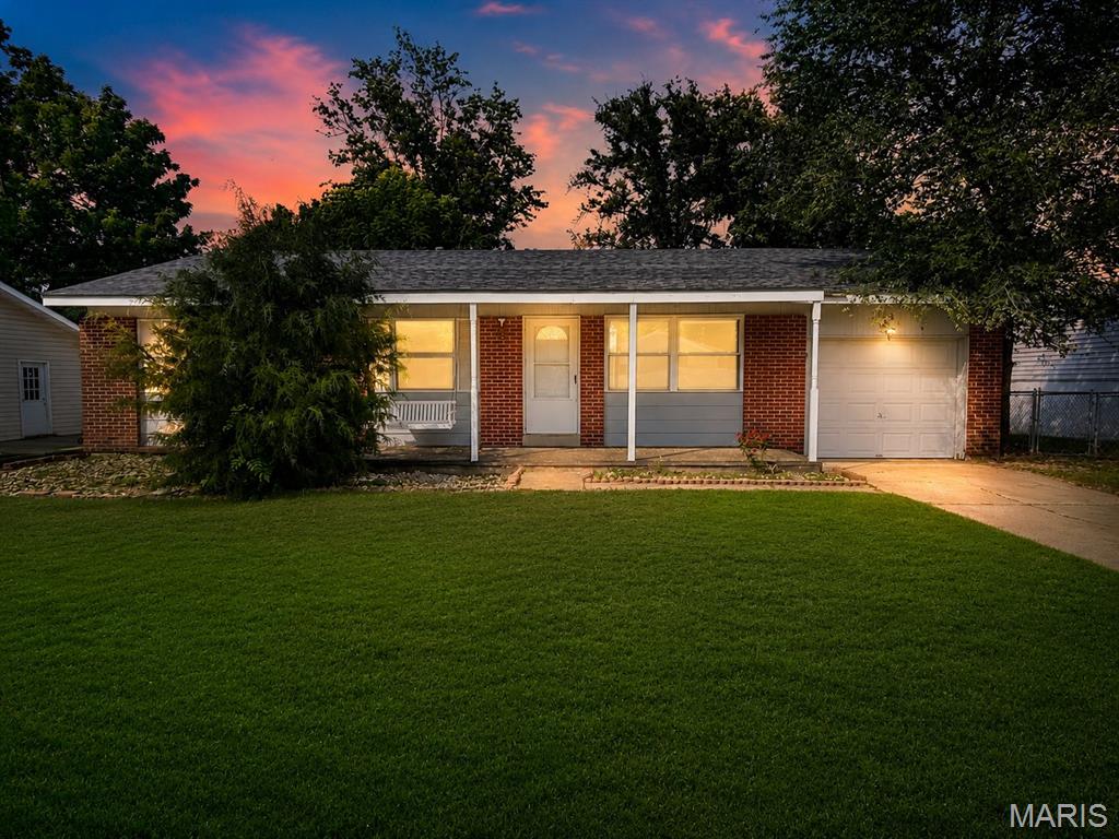 21 St Lawrence Drive St. Peters, MO 63376 - Photo 2 of 29