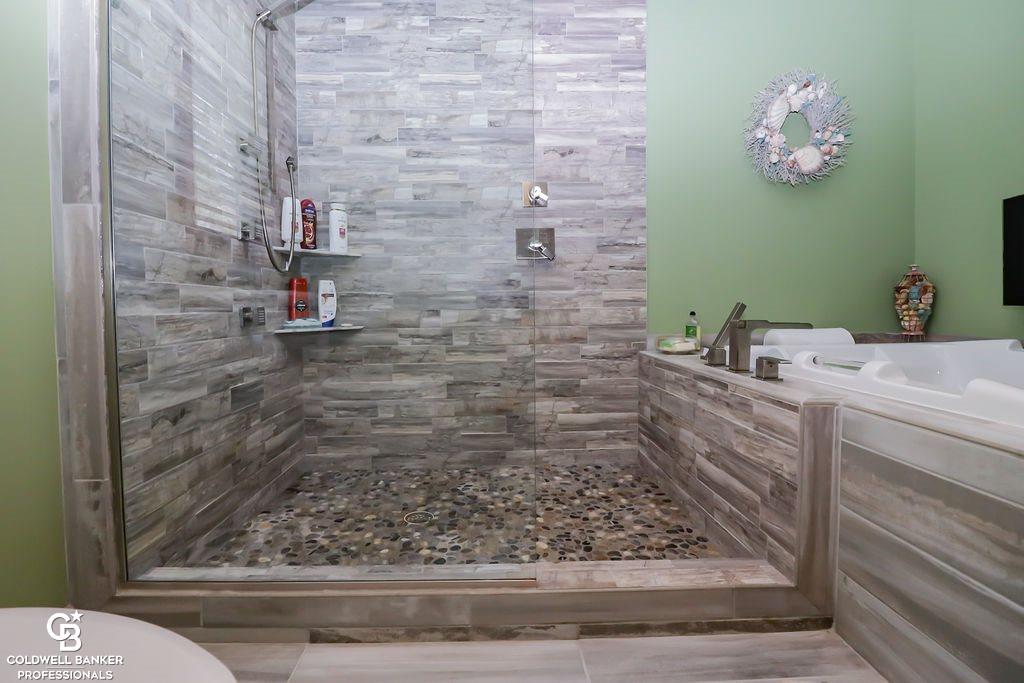 4987 Lakeshore Road Lexington, MI 48450 - Photo 24 of 45 50012275-23.JPG