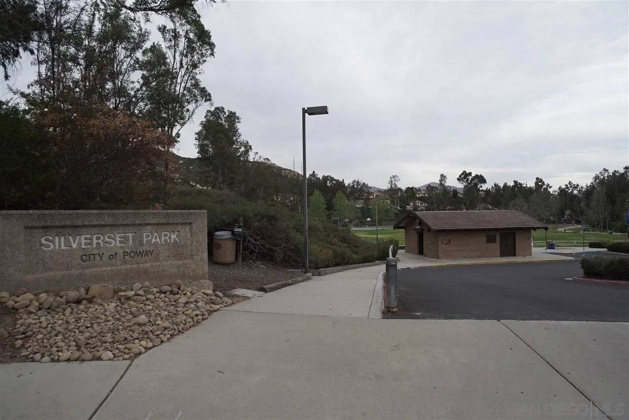 12701 Triumph Drive Poway, CA 92064 - Photo 12 of 21