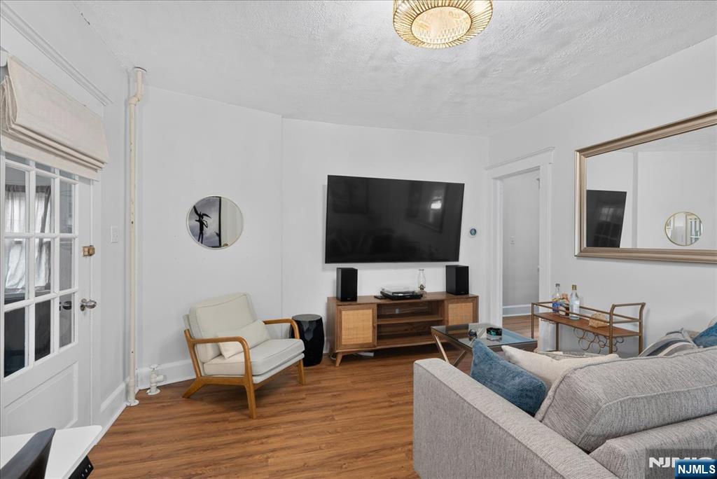 7 Laurel Place East Rutherford, NJ 07073 - Photo 5 of 35 Gallery Image 5