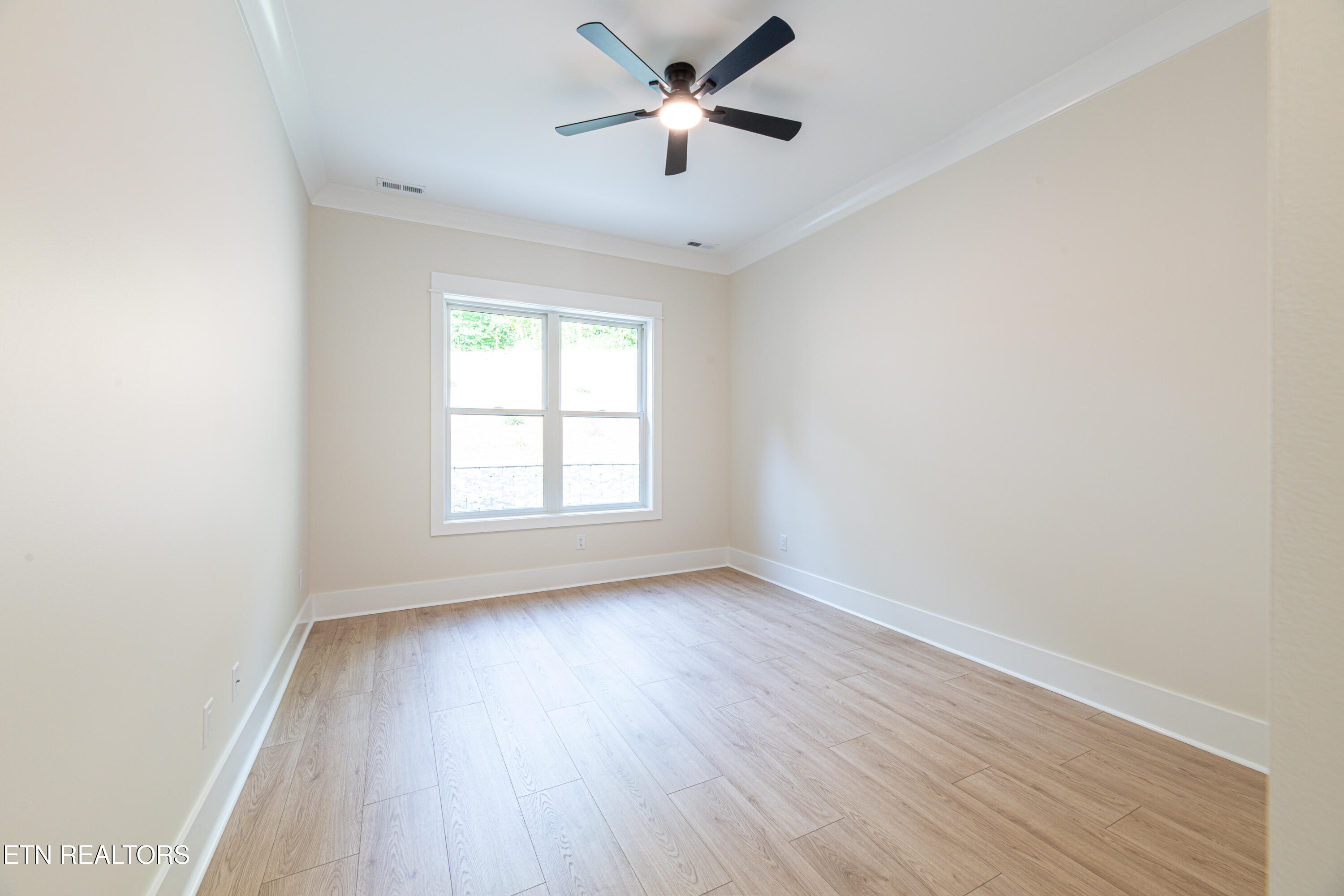 144 Cheeyo Way Loudon, TN 37774 - Photo 27 of 40 GUEST BR