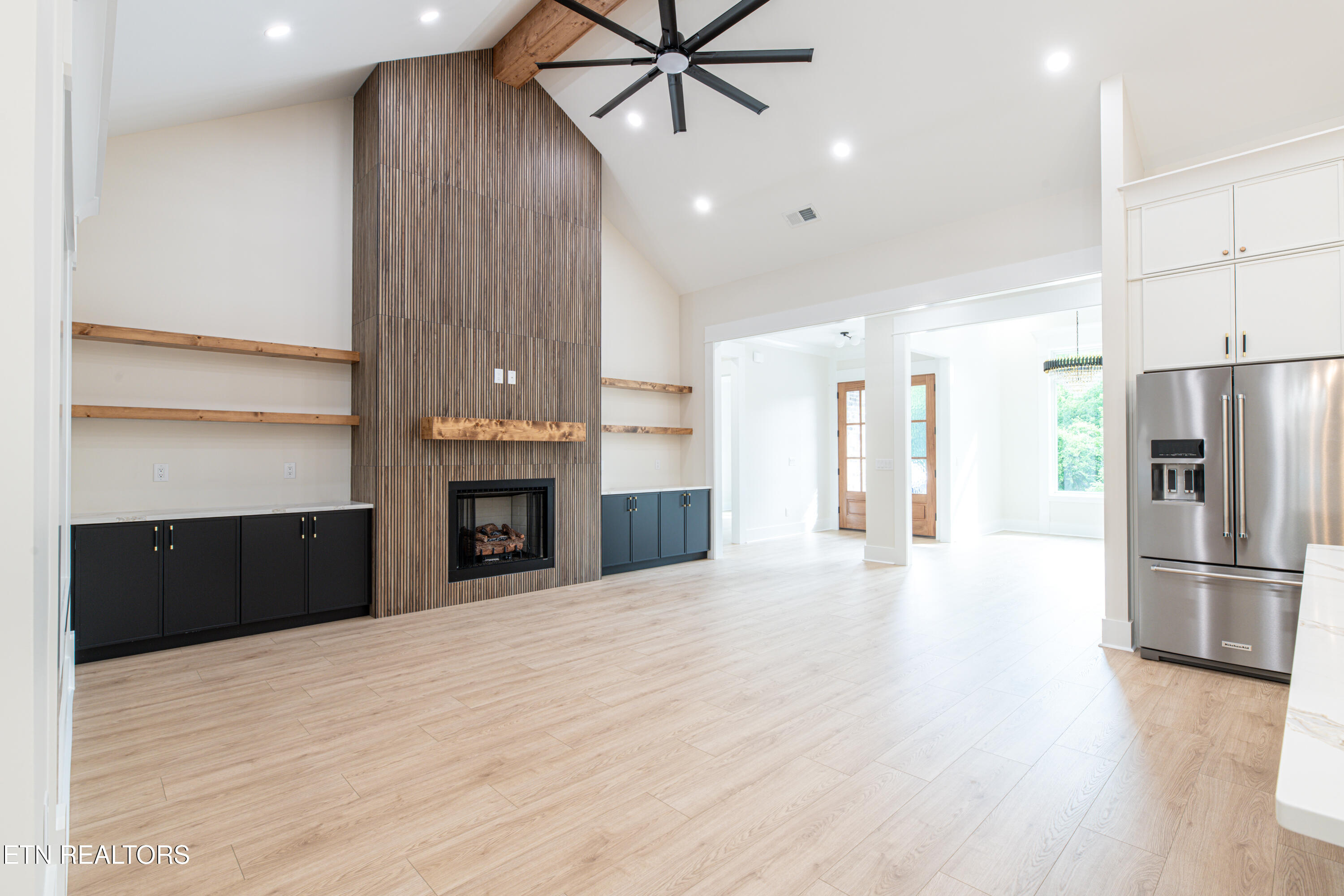 144 Cheeyo Way Loudon, TN 37774 - Photo 8 of 40 LIVING RM