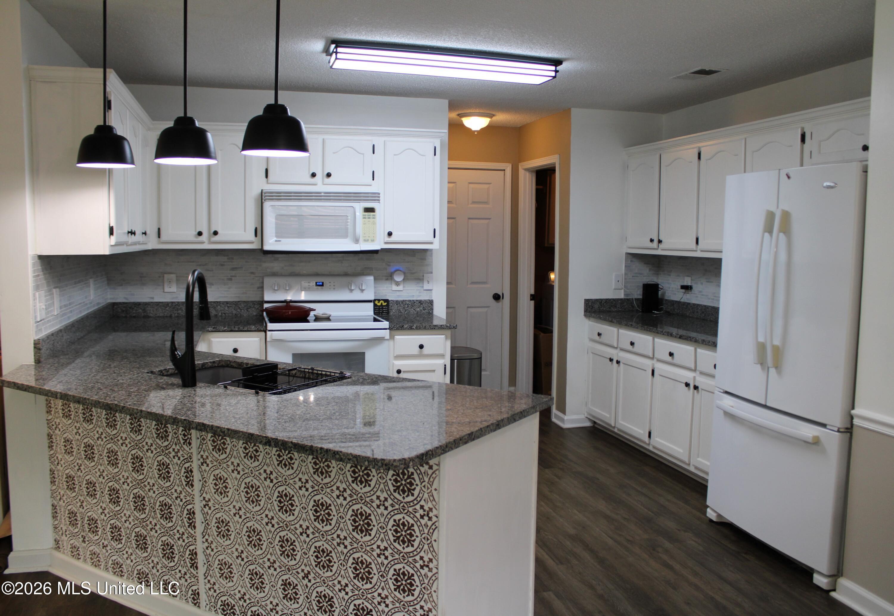 5676 Southbend Lane Olive Branch, MS 38654 - Photo 13 of 42 Kitchen
