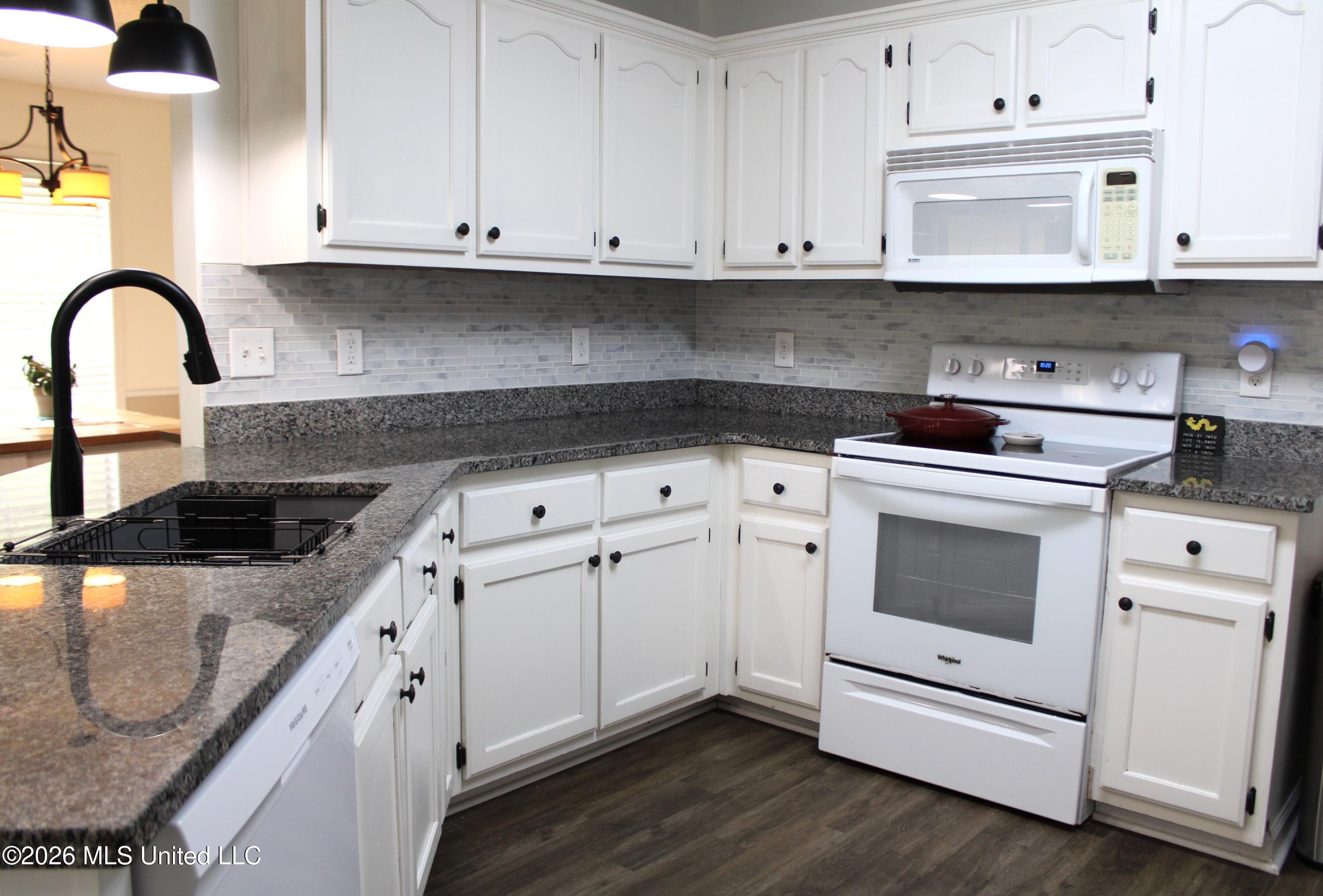 5676 Southbend Lane Olive Branch, MS 38654 - Photo 14 of 42 Kitchen