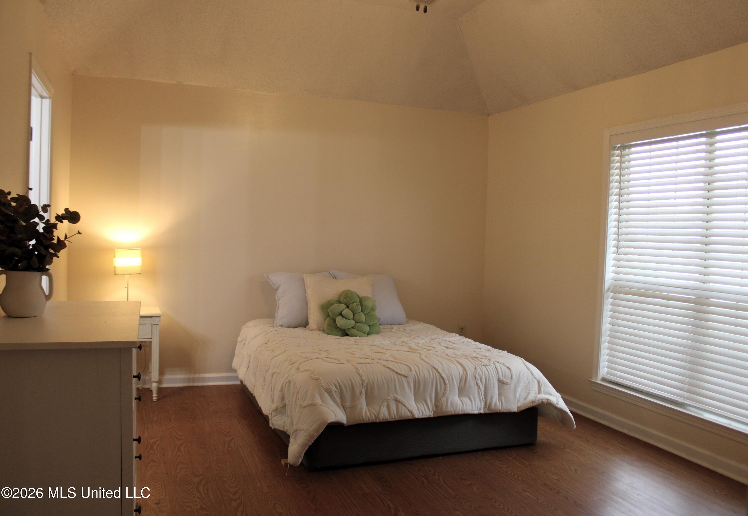 5676 Southbend Lane Olive Branch, MS 38654 - Photo 19 of 42 Primary Bedroom