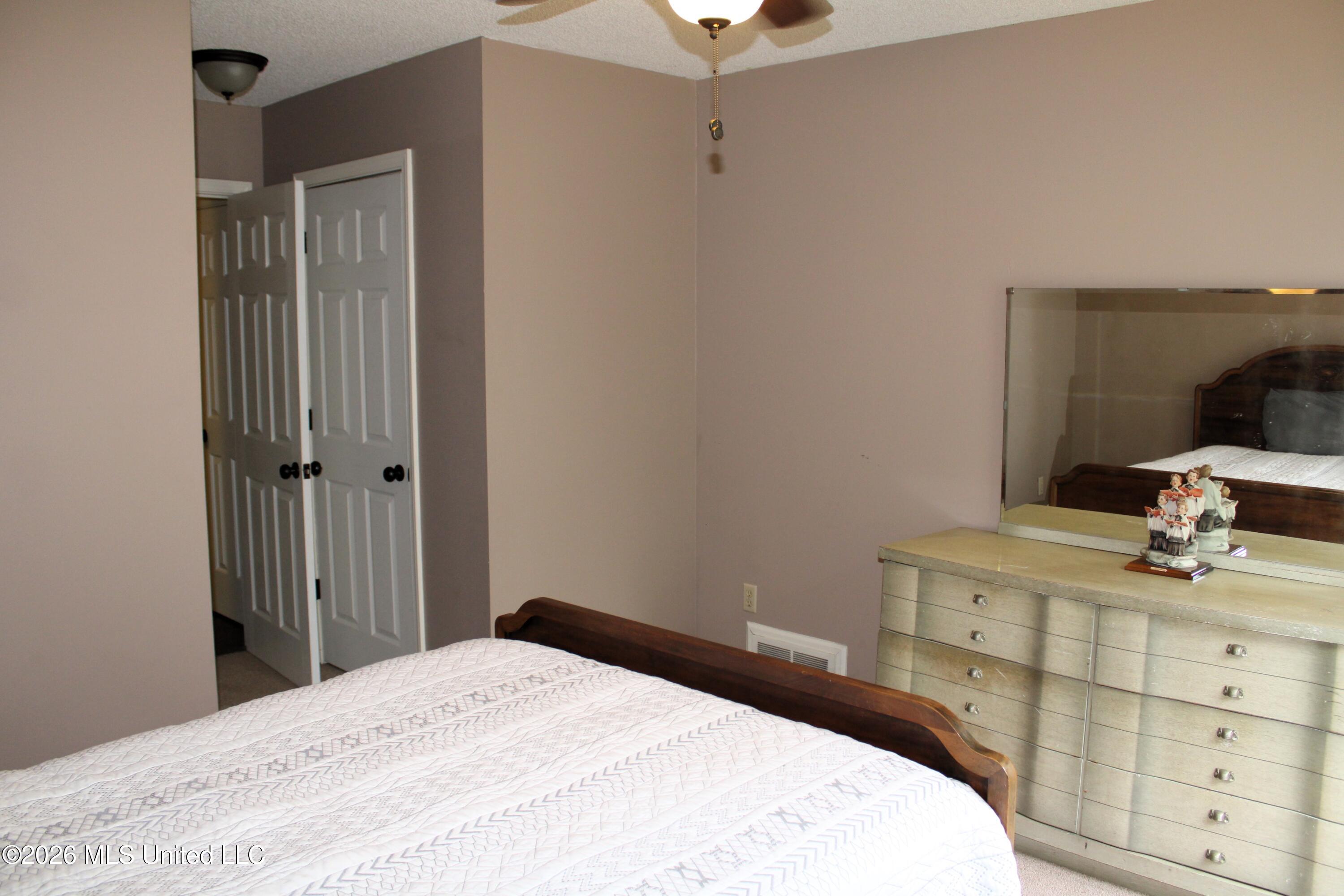 5676 Southbend Lane Olive Branch, MS 38654 - Photo 29 of 42 Third Bedroom