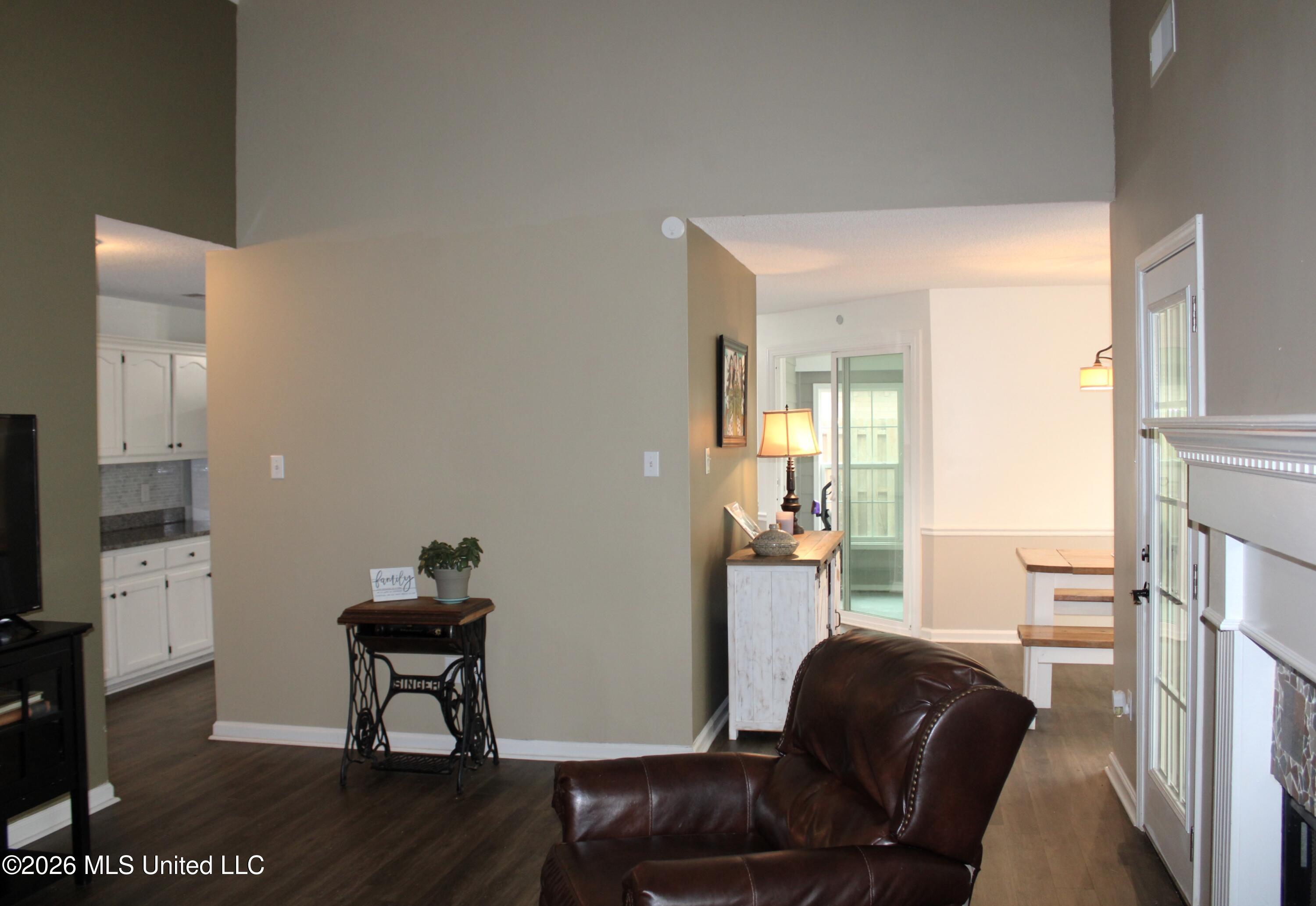5676 Southbend Lane Olive Branch, MS 38654 - Photo 10 of 42 Great Room