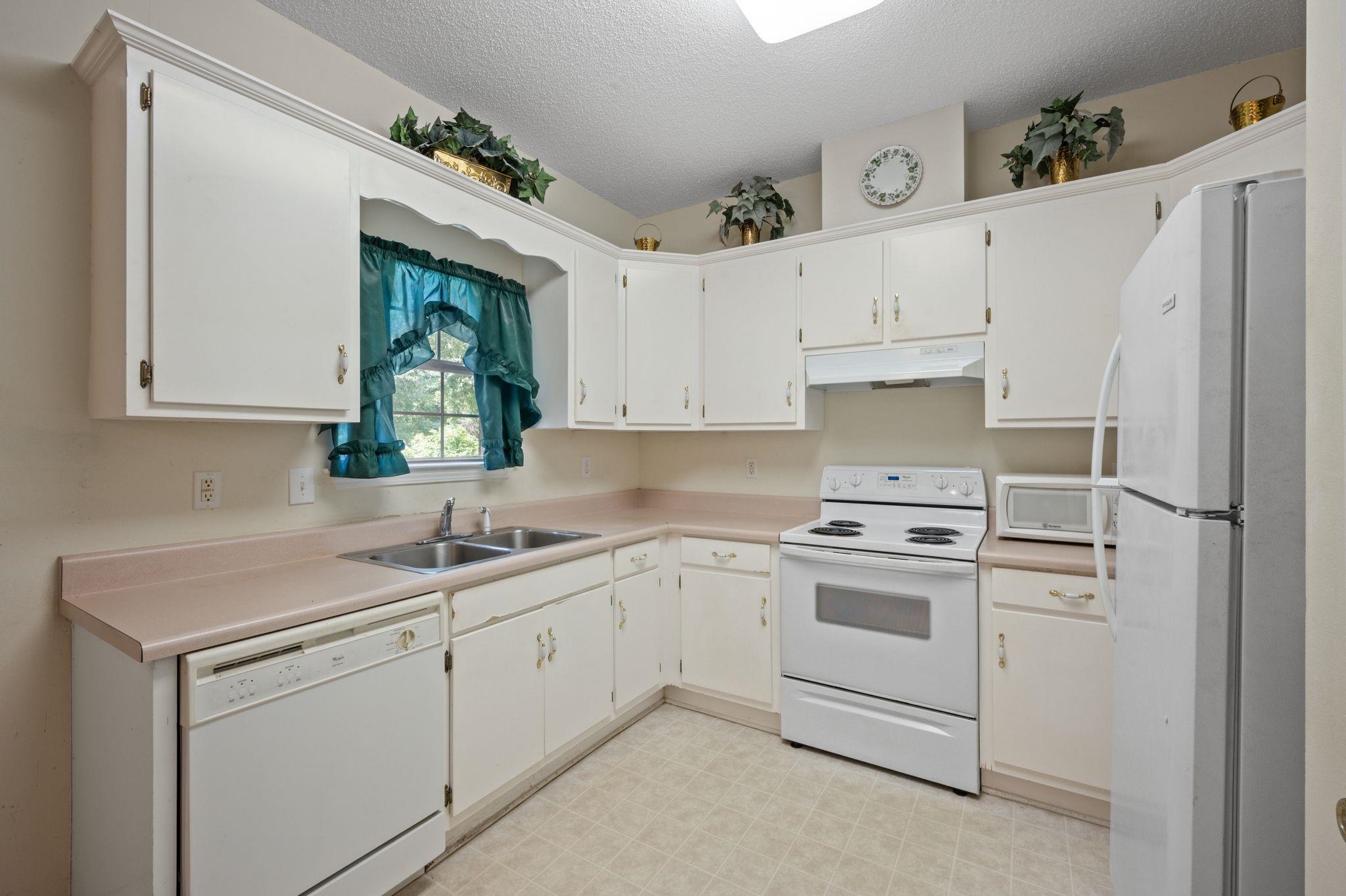 702 Rachel Drive Bay Minette, AL 36507 - Photo 18 of 35 Kitchen