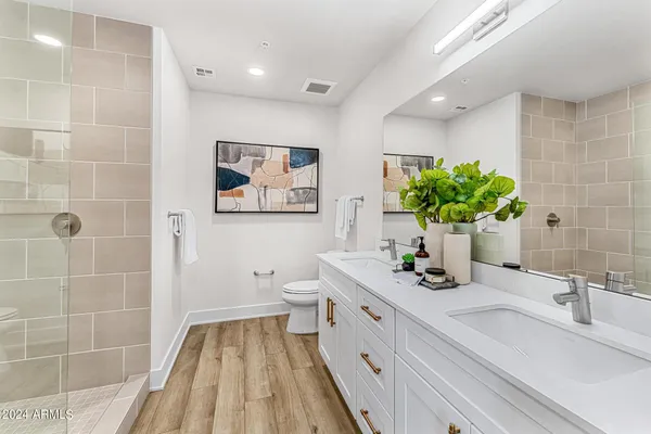 $370,000 | 3131 North Central Avenue, Unit 6017, Phoenix, AZ 85012