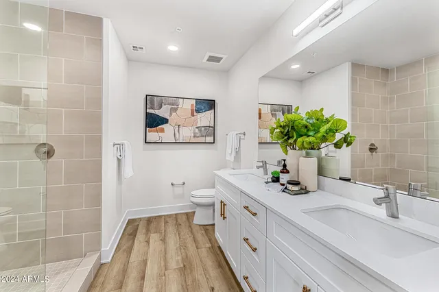 $439,000 | 3131 North Central Avenue, Unit 6017, Phoenix, AZ 85012