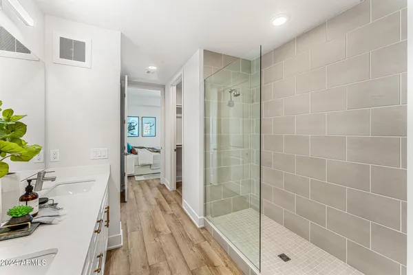 $370,000 | 3131 North Central Avenue, Unit 6017, Phoenix, AZ 85012