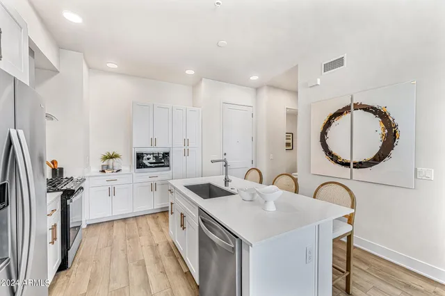 $439,000 | 3131 North Central Avenue, Unit 6017, Phoenix, AZ 85012