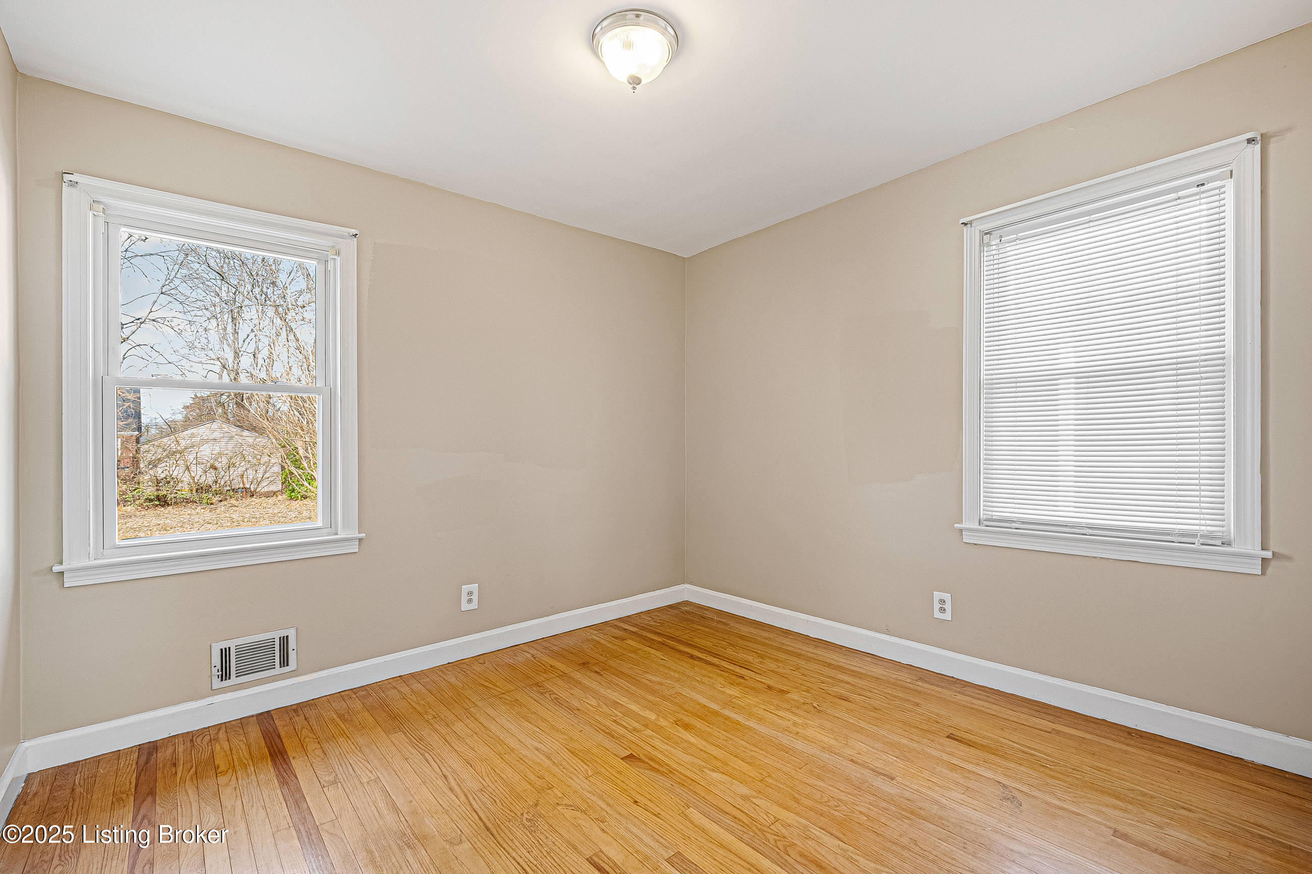 7810 Bluebonnet Road Louisville, KY 40258 - Photo 15 of 28 7810bluebonnet_046