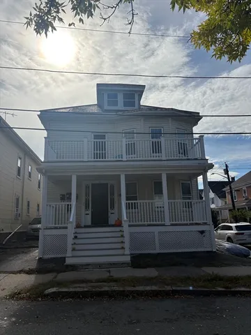 $1,800 | 11 Hancock Street, Unit 1R, Salem, MA 01970