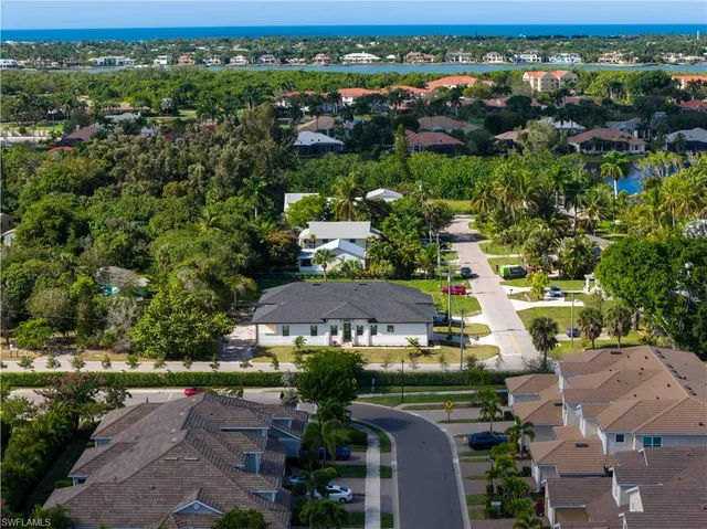 $1,295,000 | 2480 Florida Avenue, Naples, FL 34112