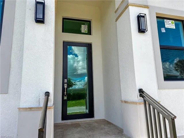 $1,295,000 | 2480 Florida Avenue, Naples, FL 34112